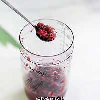 杨梅话梅冰柠气泡水的做法图解4