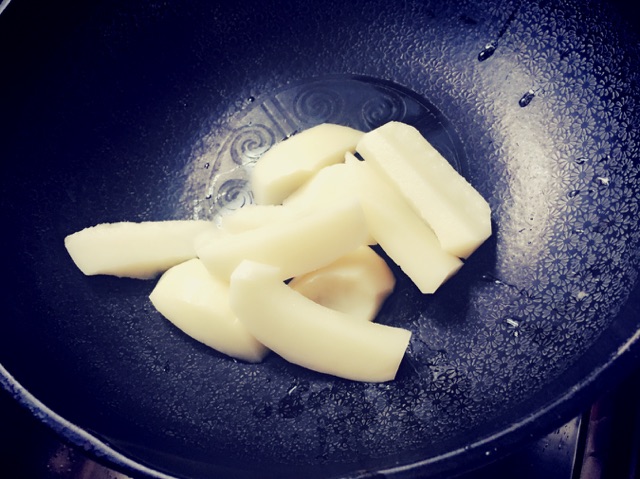 辣白菜鳕鱼炖土豆的做法图解11