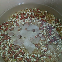 红豆薏米糙米粥的做法图解3