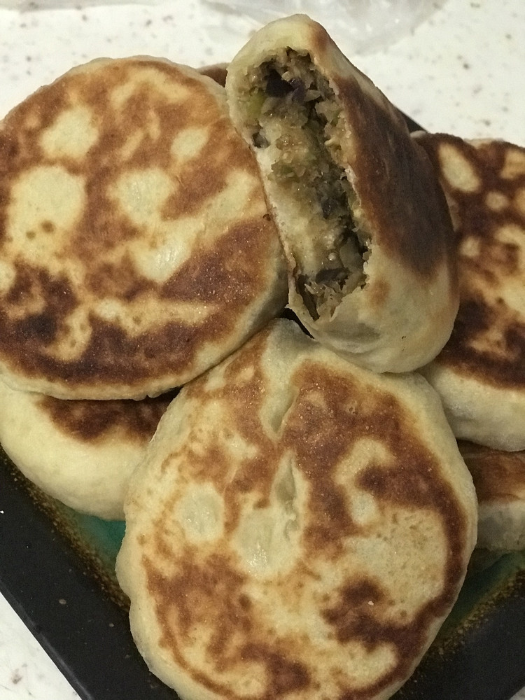 茄子青椒馅儿饼的做法