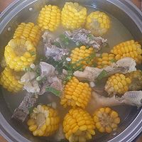 鸡爪排骨玉米汤的做法图解5