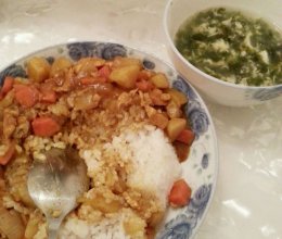 咖喱饭配紫菜蛋花汤 新手完全可以驾驭的的做法