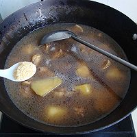 家常土豆烧鸡块的做法图解3