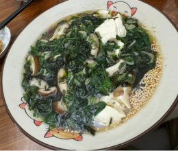 简易晚上刷脂餐（紫菜虾皮香菜香菇豆腐汤）的做法