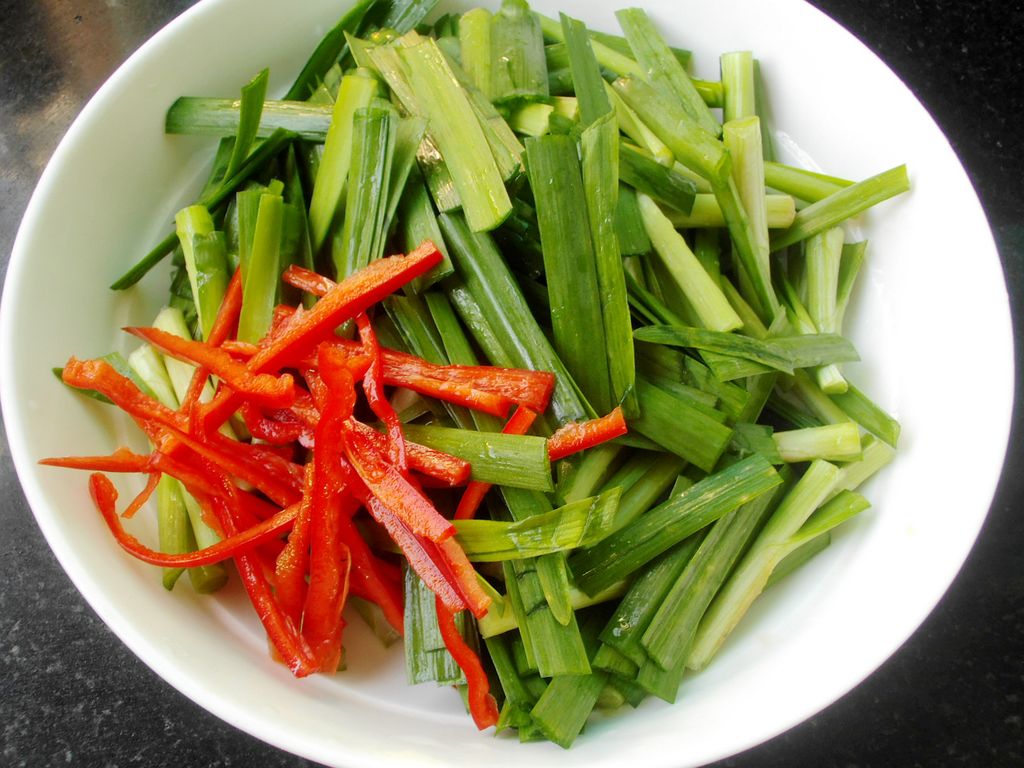 韭菜炒香干最好吃的做法，鲜香入味，开胃下饭，拿肉都不换 - 哔哩哔哩