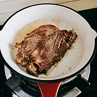 如如何在家里煎出外焦里嫩的7分牛排！的做法图解5