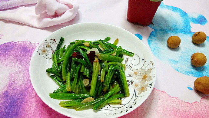 清炒菠菜梗