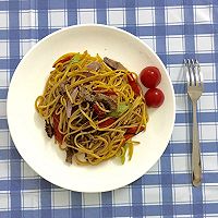 黑椒牛柳炒意粉的做法图解6