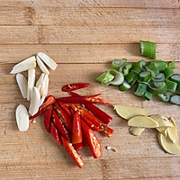 红油豆瓣酱干豆腐的做法图解2