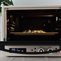 鱿鱼海鲜披萨的做法图解16