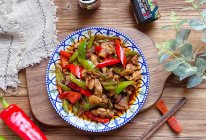 双椒炒鸡丁 鸡肉鲜嫩入味的窍门的做法