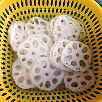 凉拌藕片的做法图解2