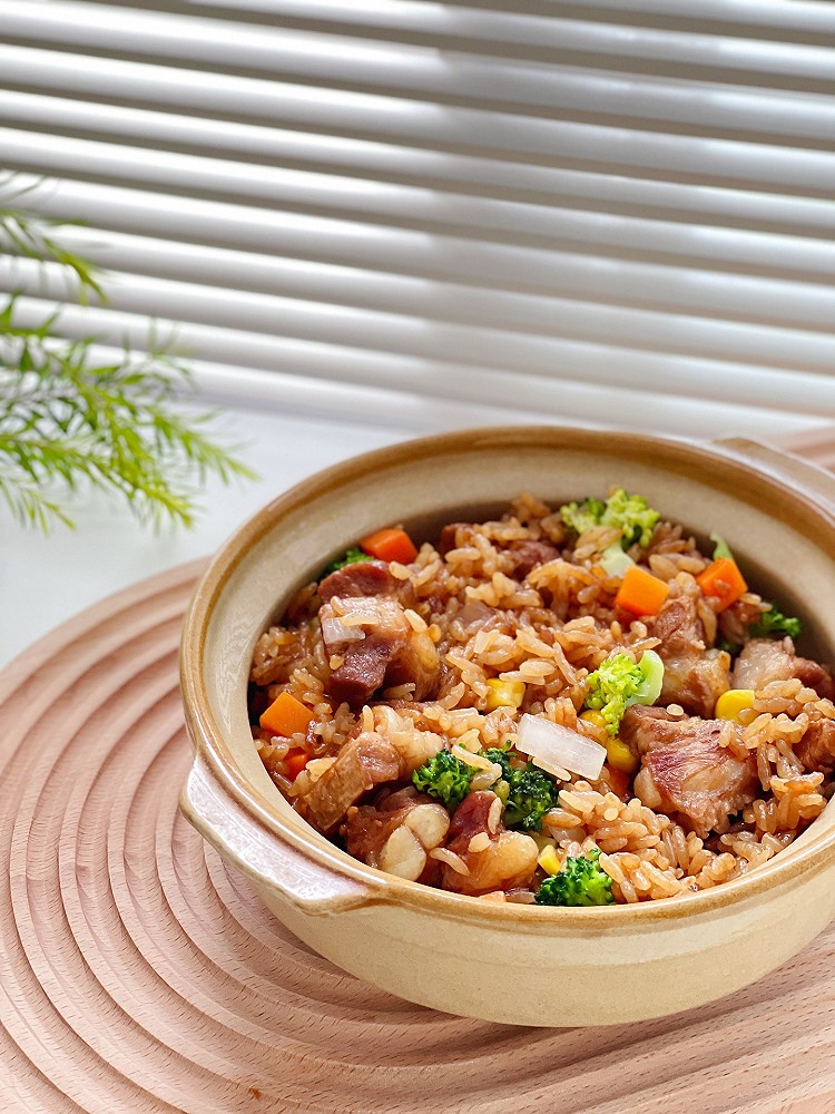 排骨焖饭 肉质香嫩入味 米饭粒粒分明 一锅全部干完的做法