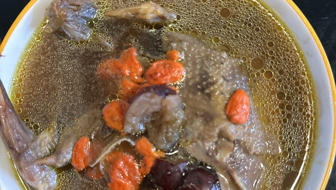 天麻炖鸽