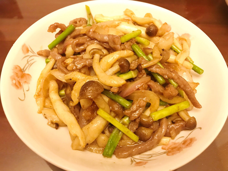 双菇炒牛排的做法