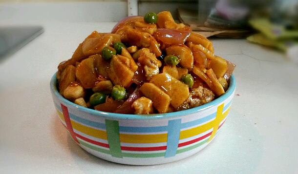 Fried water bamboo with chicken in curry