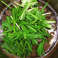 #感恩节烹饪挑战赛#韭菜猪红汤的做法图解8