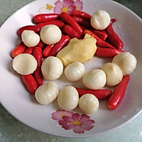 蒜香蒸鱼的做法图解1