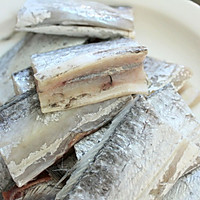 一鱼两吃——香酥带鱼&干烧带鱼的做法图解1