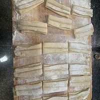 油条的做法图解7