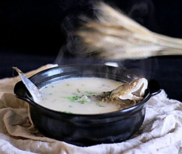 冬日养颜-和牛奶一样白的鲫鱼汤的做法