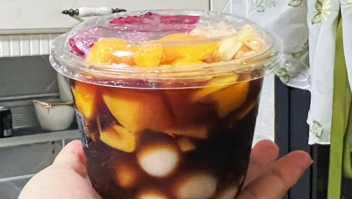 极简版红糖水果冰汤圆