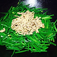 炒出滑嫩肉丝--韭菜苔炒肉丝的做法图解5