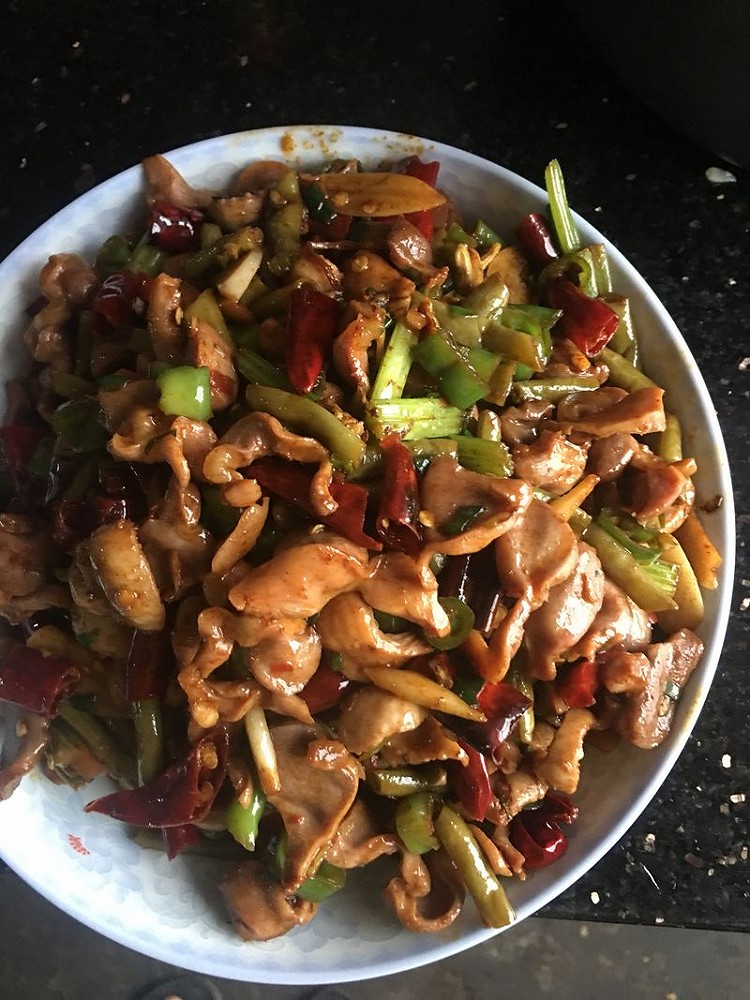 酸豆角炒鸡杂的做法