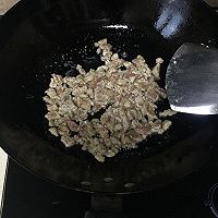 大蒜炒肉的做法图解2