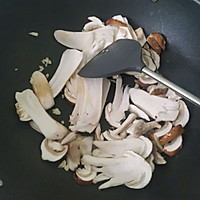 轻食之红头菇炒瘦肉的做法图解5