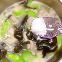#冬季滋补花样吃法#木耳丝瓜肉片汤的做法图解10