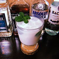 宅家调鸡尾酒｜莫斯科椰林：伏特加&椰汁的做法图解3