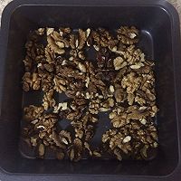 核桃芝麻酥的做法图解1