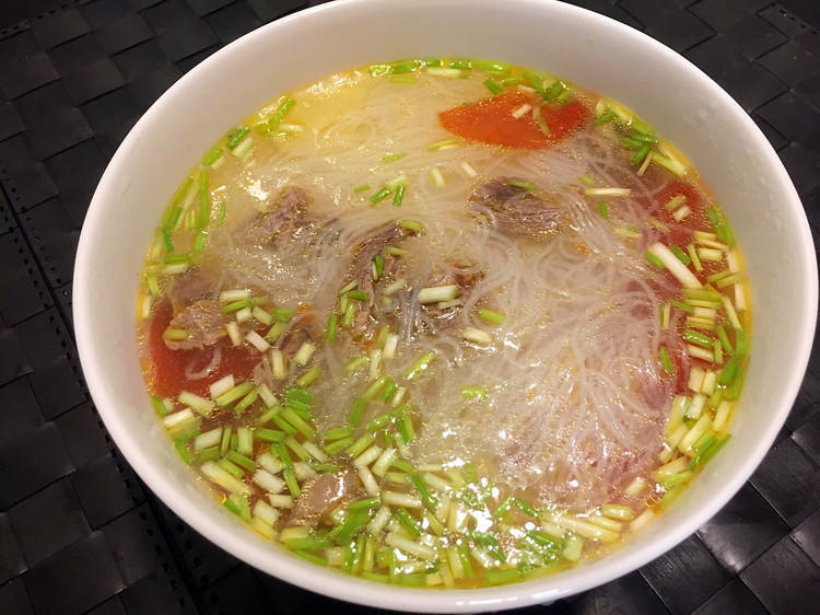 番茄牛肉粉丝汤的做法