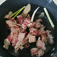 #精致一人食#砂锅牛肉炖胡萝卜土豆的做法图解1