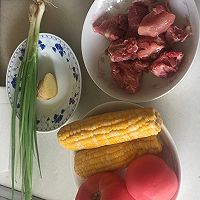 番茄玉米小排汤的做法图解1