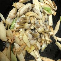 爆炒蛏子茭白的做法图解5