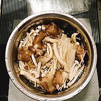 冬阴功龙利鱼杂菌汤的做法图解2