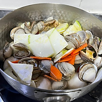 #开启冬日滋补新吃法#海鲜汤的做法图解5