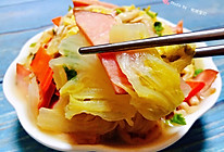 #憋在家里吃什么#火腿蟹味菇炖白菜的做法