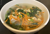 菠菜胡萝卜玉米豌豆鸡汤的做法