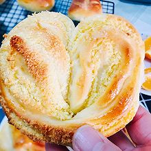 #2022双旦烘焙季-奇趣赛#心型椰蓉面包