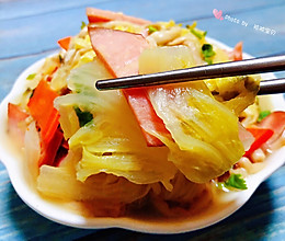 #憋在家里吃什么#火腿蟹味菇炖白菜的做法
