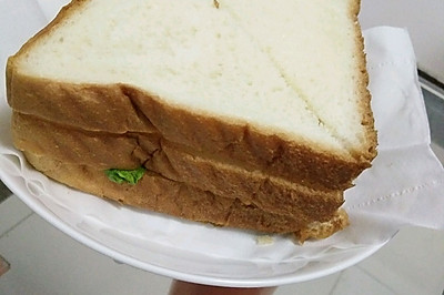 火腿肉松煎蛋三明治