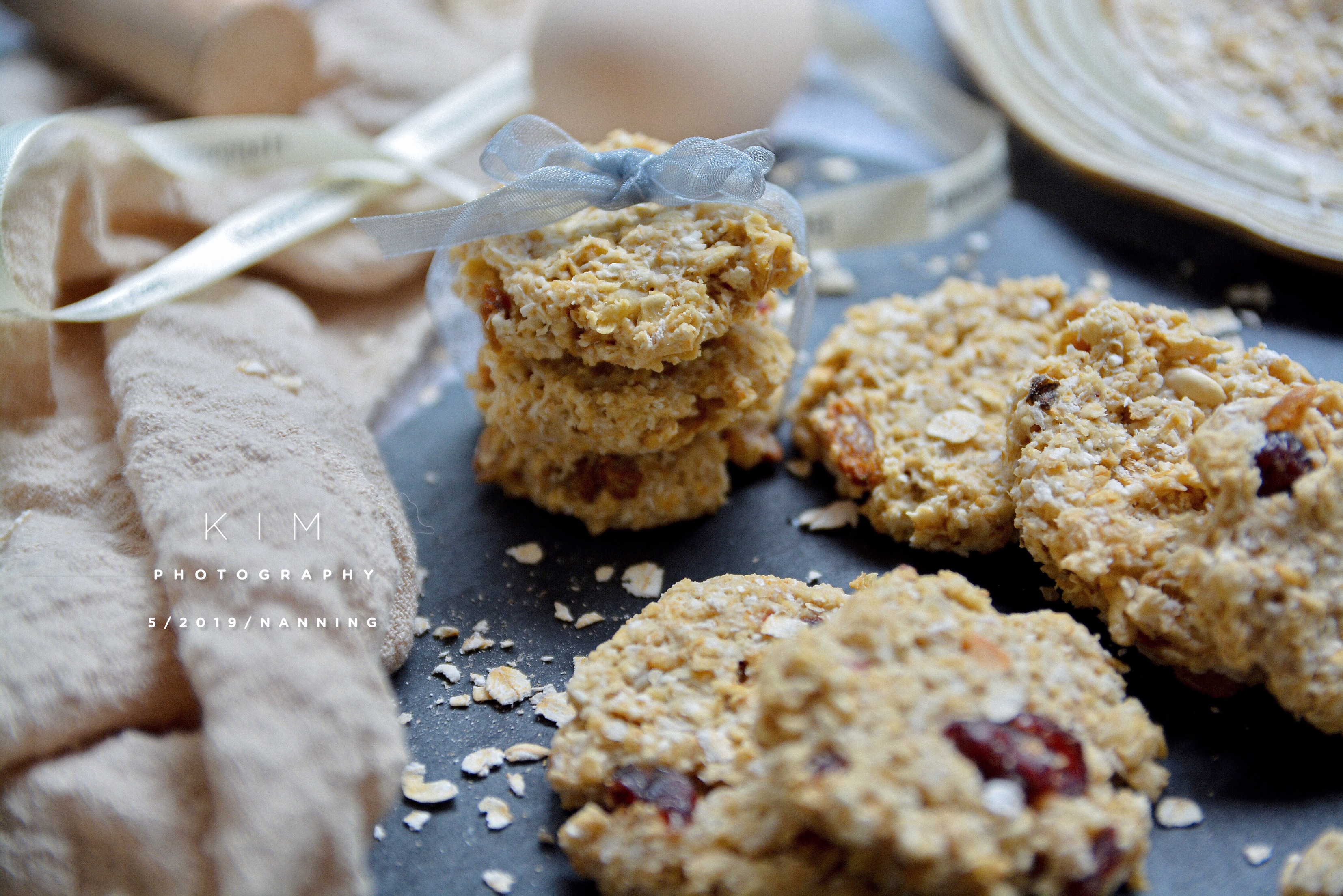 Low fat and low calorie oatmeal cake