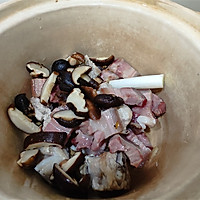 腌笃鲜之竹笋香菇炖排骨的做法图解10