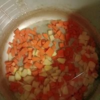 凉拌时蔬玉米面的做法图解2