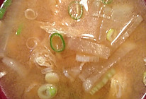 蘿蔔豆皮味增湯的做法