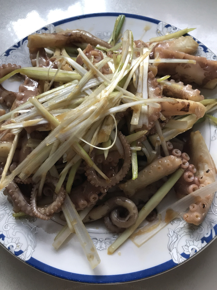 葱拌八带的做法