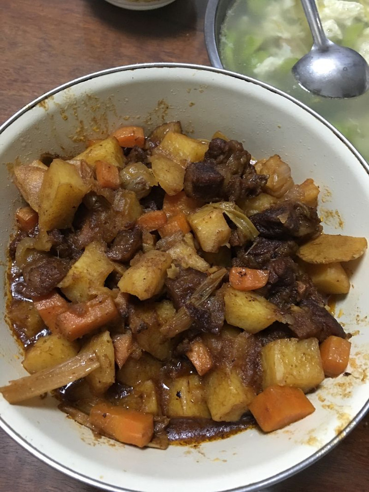 土豆炖牛肉的做法